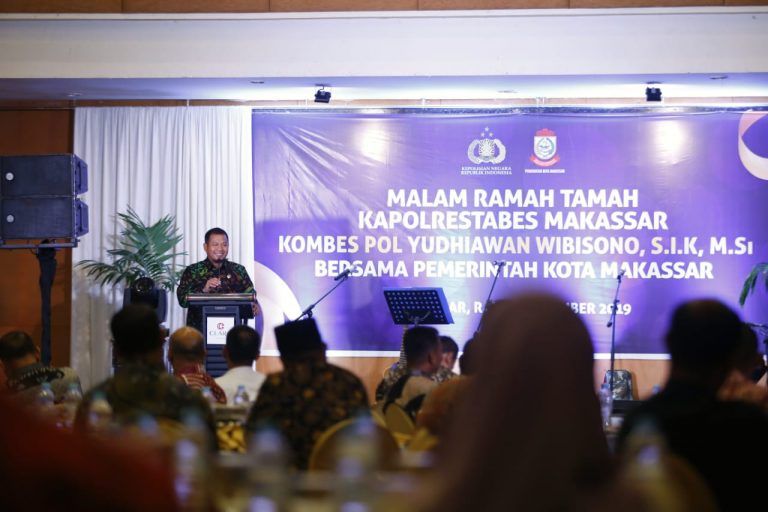 Iqbal Suhaeb saat sambutan di acara ramah tamah Kapolrtabes Makassar (Foto:Humas/zonatimes.com)