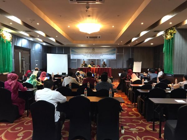 Jajaran pimpinan Fakultas Tarbiyah dan Keguruan UIN Alauddin Makassar bahas PLP 1 dan 2 di Hotel Ramcy Panakukkang Makassar, Senin 2 Desember 2019 (Foto:Ist/zonatimes.com)