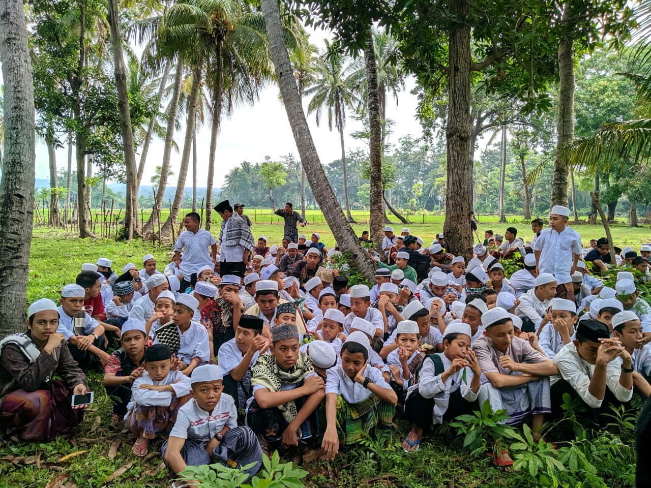 Ribuan Santri dan Alumni DDI Mattoanging Bantaeng ziarah makam, Jumat, 14 Februari 2020 (Foto:Ist)