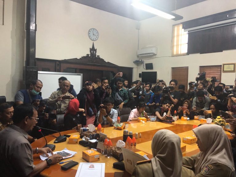 Cegah Corona Pj Walikota Makassar tegaskan Opotik tak naikkan harga masker (Foto:Ist)