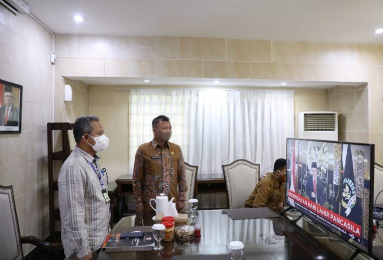 Pj Wali Kota Makassar Ikuti Peringatan Hari Lahir Pancasila lewat Vidcon bareng Jokowi (Ist)