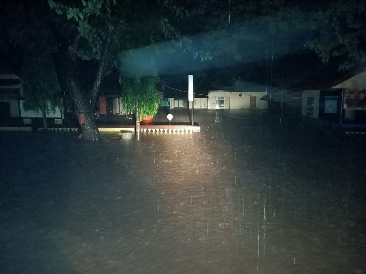 Sejumlah titik terendam banjir di Kabupaten Bantaeng, Sulsel (Foto: Zulfa Amani/zonatimes.com)
