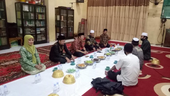 Pengurus Idarah Syu’biyah Jam’iyah Ahli Thoriqah Al Mu’tabaroh An Nahdliyyah (JATMAN) Kota Makassar melakukan kunjungan silaturahim ke sejumlah Mursyid, Mudir dan sepuh di jajaran JATMAN Kota Makassar, Jum’at (30/10/2020).