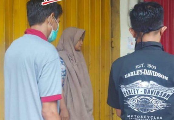 Dinas Sosial Kota Makassar lewat tim penanganan Orang Dengan Gangguan Jiwa (DOGI) menindaki seorang perempuan yang diduga mendapat tindakan kekerasan dari suami.