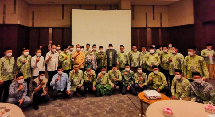 Yayasan Hadji Kalla bersama jajaran PCNU kota Makassar, Lembaga dan Otonom serta Ketua Majelis Wakil Cabang Nahdatul Ulama (NU) se Kota Makassar.
