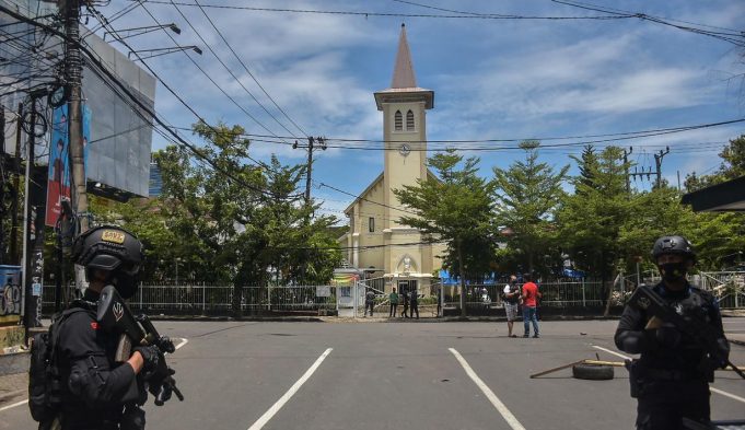 Bom bunuh diri Gereja Katedral Makassar