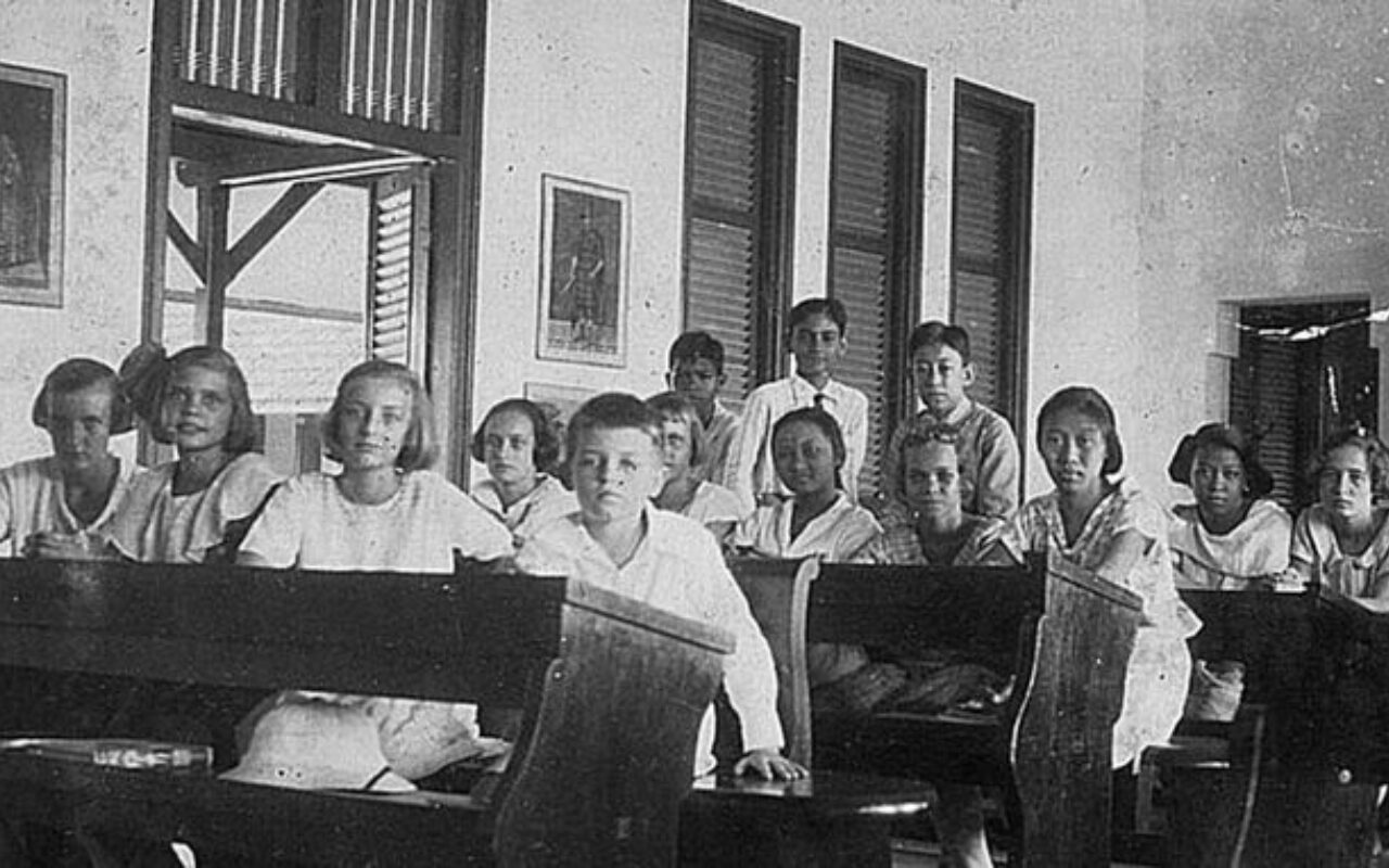 Pengaruh Sistem Pendidikan Kolonial terhadap Sistem Pendidikan Indonesia